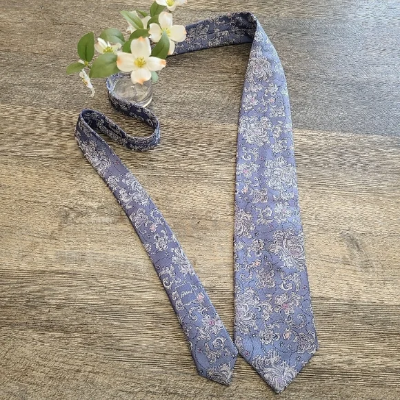 Brioni Silk Jacquard Floral Motif Tie